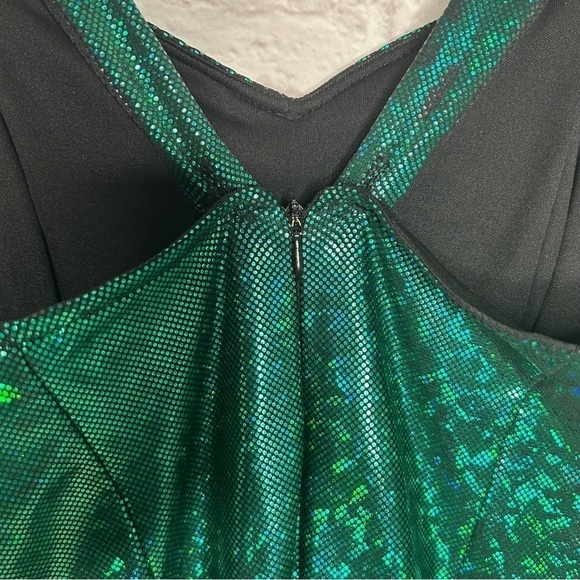 Hollywood Babe Irridescent Emerald Green Asymmetric Hem Mermaid Dress - Picture 6 of 16